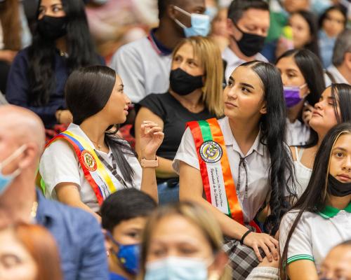 FotografoFoto Alcaldía de Medellín:En Medellín, 150 mujeres estudiantes reciben talleres que fortalecen sus habilidades para la construcción de paz. 